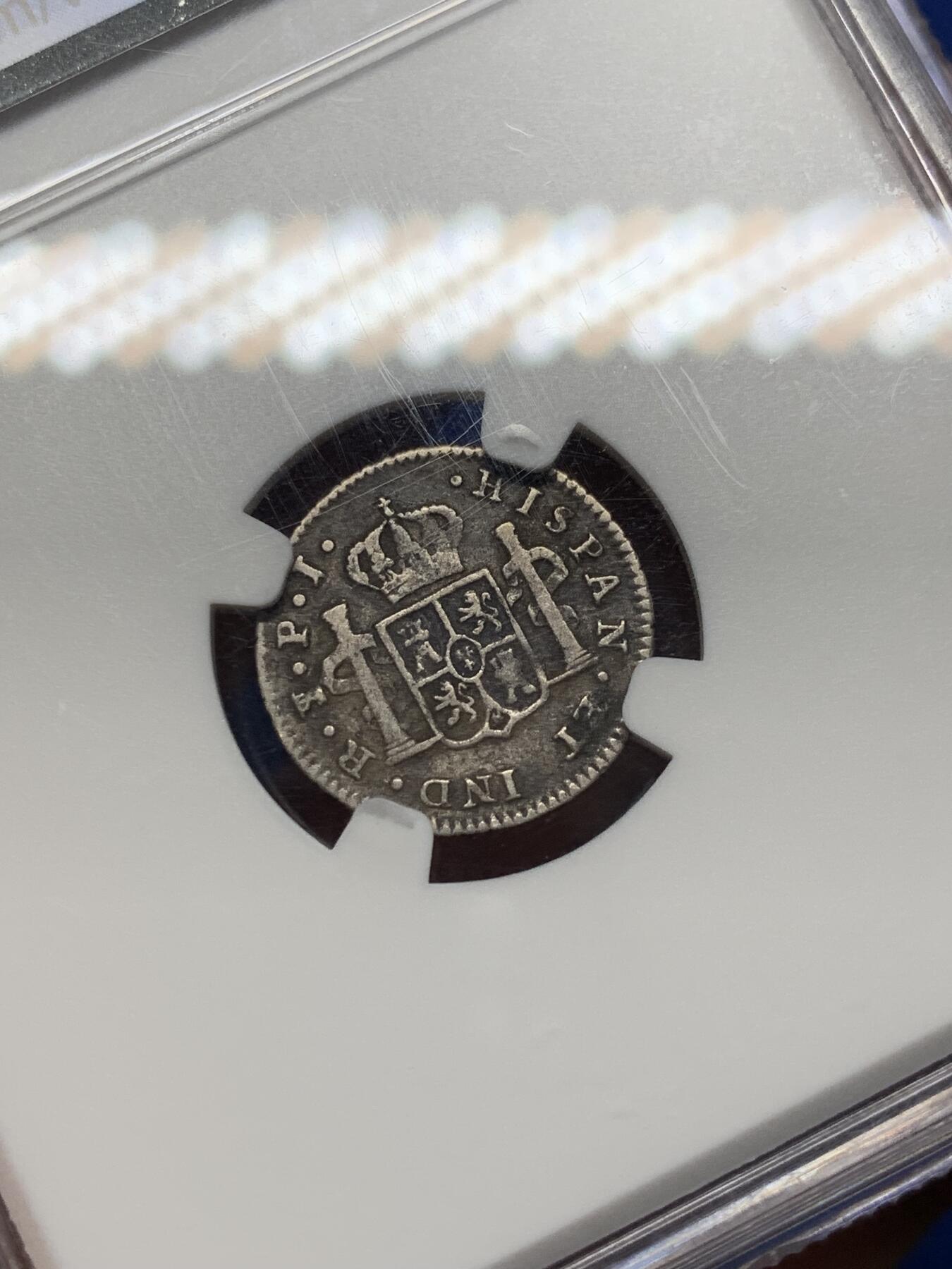 《竞宝斋》第469场 周日，周一 2场连拍 （全场包邮）欢迎送拍 NGC VF30 西属玻利维亚1818年1/2雷亚尔双柱人像银币，辅币量小的多，费七版，少见品种，年份不错，NGC出分仅5枚