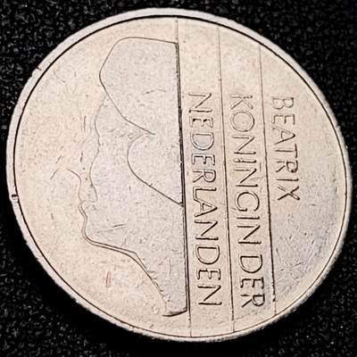 泉币菌-第206场-拍品多 请提前出价 荷兰1982年 女王抽象设计版本 半脸头像版1盾镍币