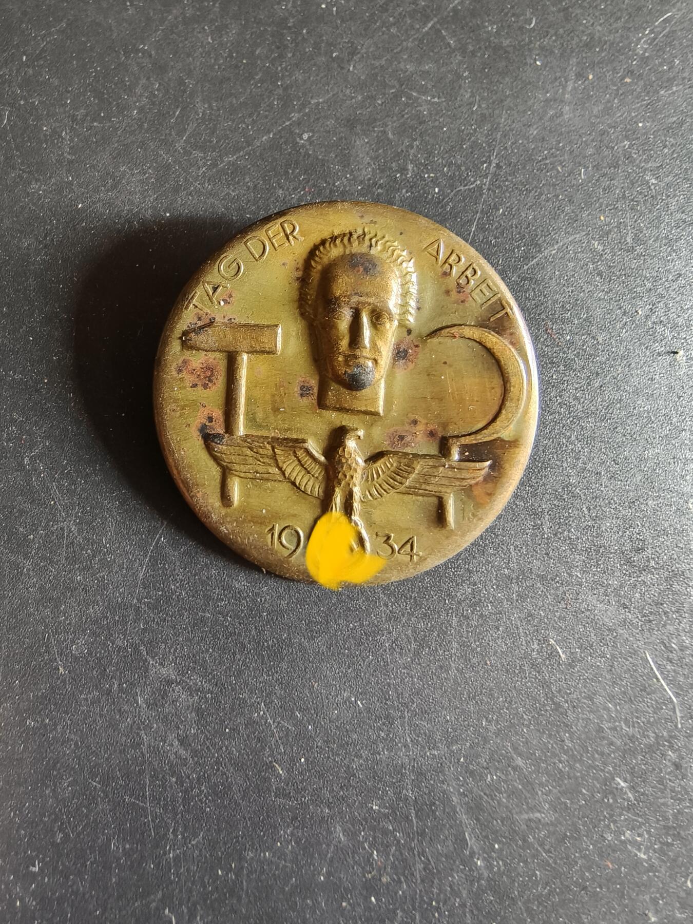 老王徽章第186期 德三1934年五一劳动节证章