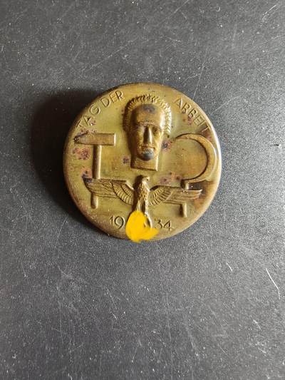 老王徽章第186期 - 德三1934年五一劳动节证章