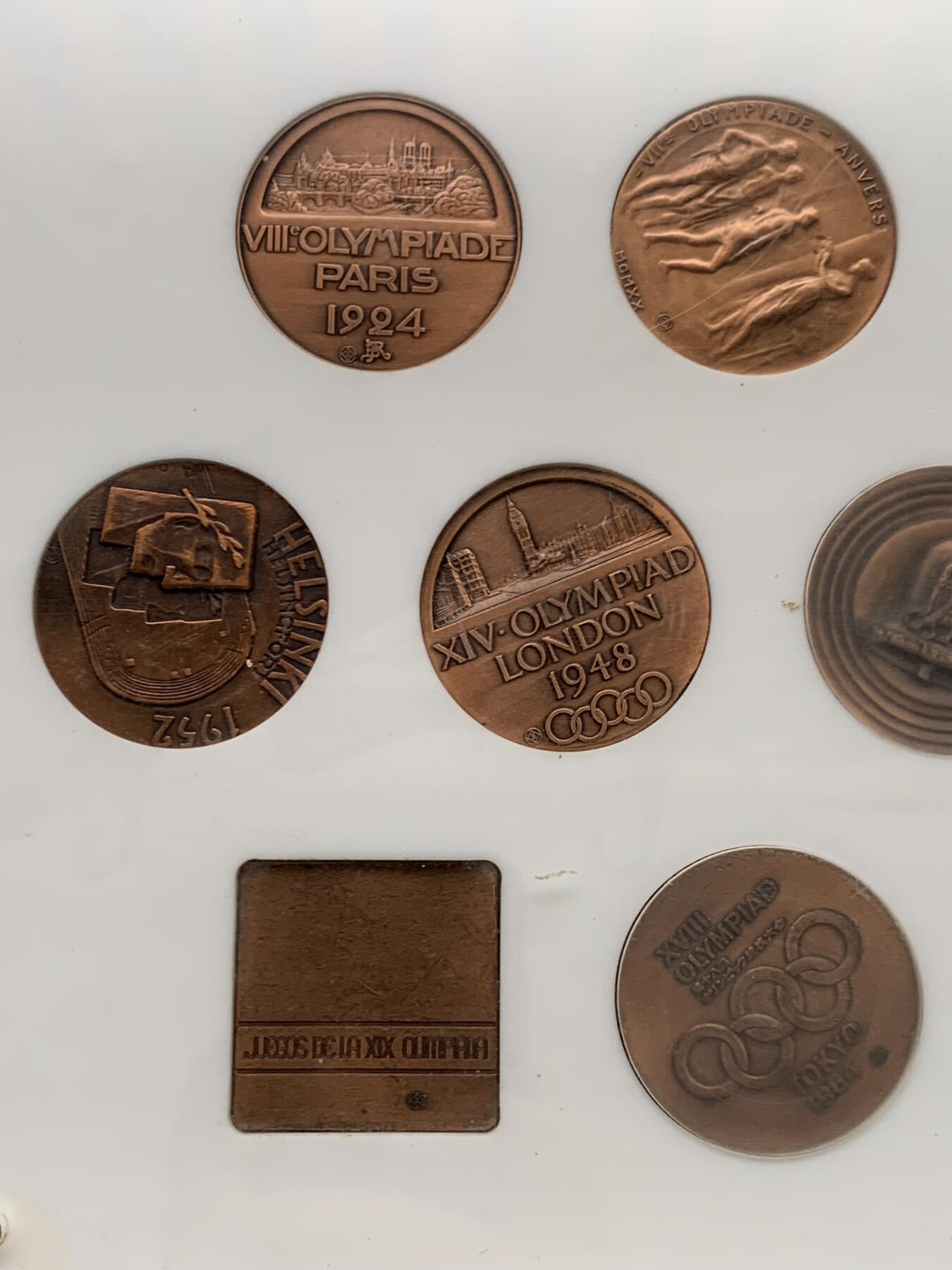 《竞宝斋》第469场 周日，周一 2场连拍 （全场包邮）欢迎送拍 日本复刻奥运历史纪念铜章 40mm*13枚