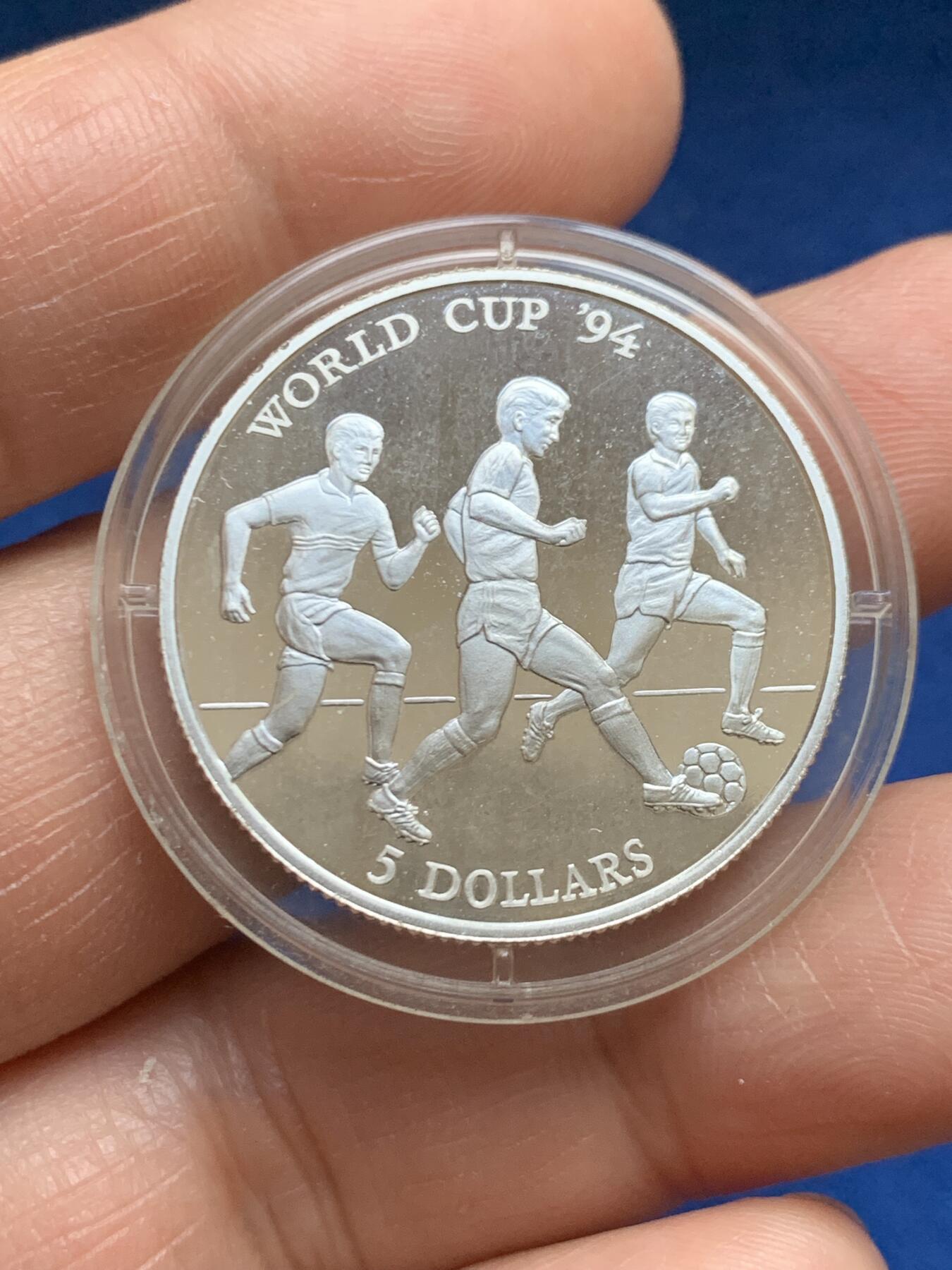 《竞宝斋》第469场 周日，周一 2场连拍 （全场包邮）欢迎送拍 库克群岛1991年美国世界杯5美元精制银币 500银 9.92g