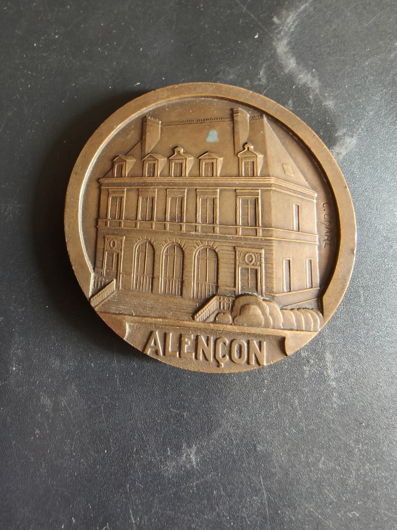 老王徽章第186期 法国储蓄银行百年大铜章    直径50mm    重量54.3g