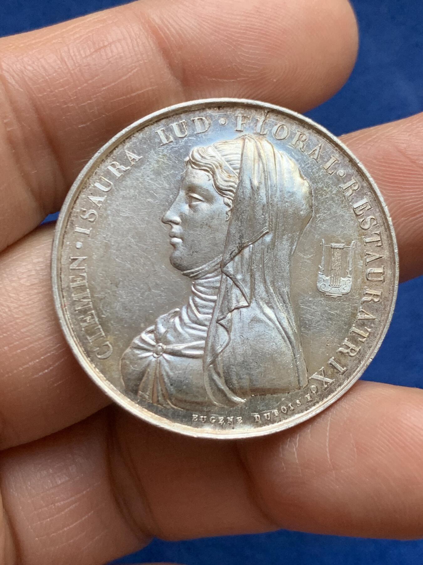 《竞宝斋》第469场 周日，周一 2场连拍 （全场包邮）欢迎送拍 法国图卢兹花卉节银质代币，17.63g，35.5mm，蜜蜂边铭