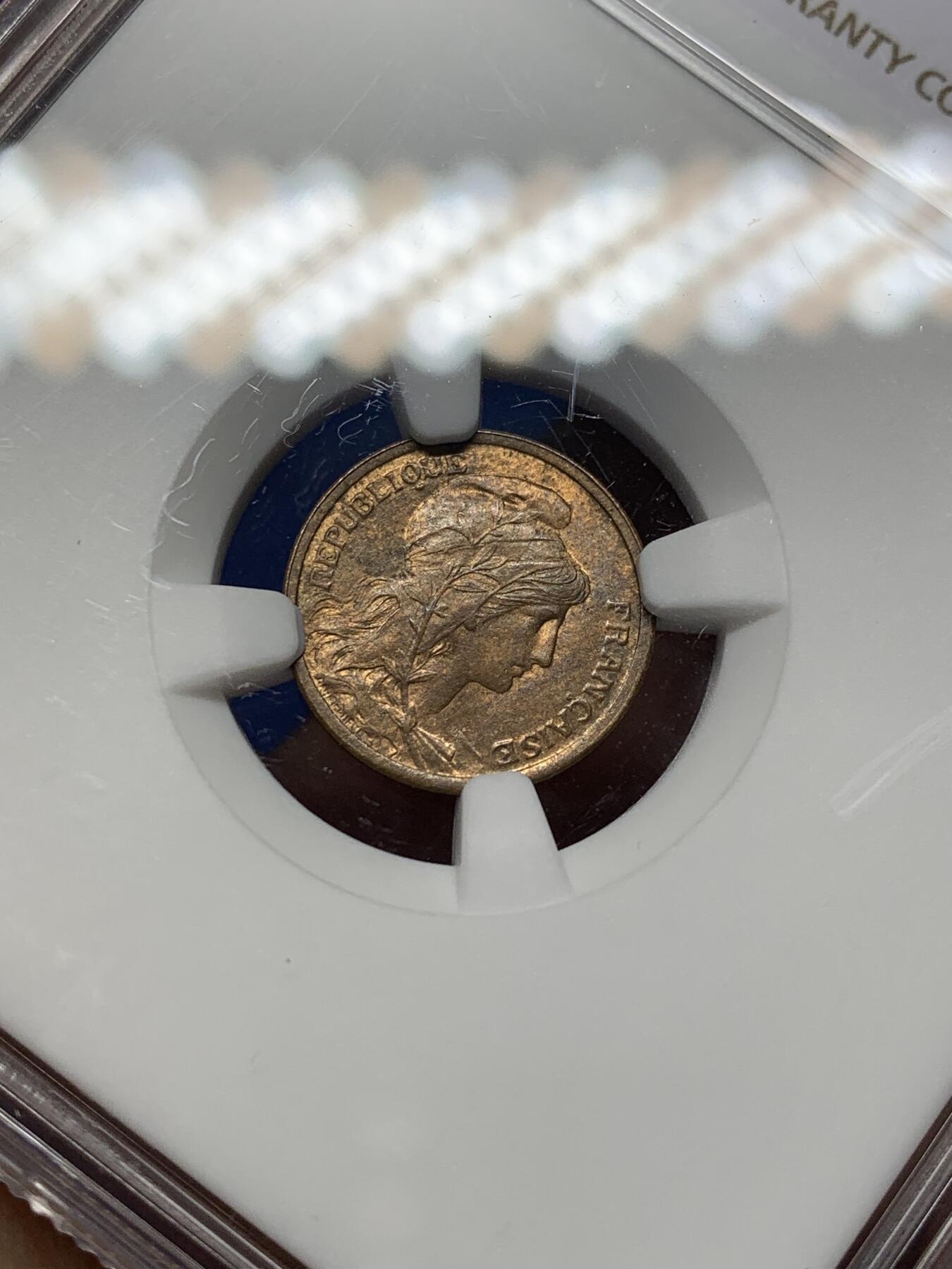 《竞宝斋》第469场 周日，周一 2场连拍 （全场包邮）欢迎送拍 NGC MS64RB 法国1911年1分铜币 经典女神图案 冠军分