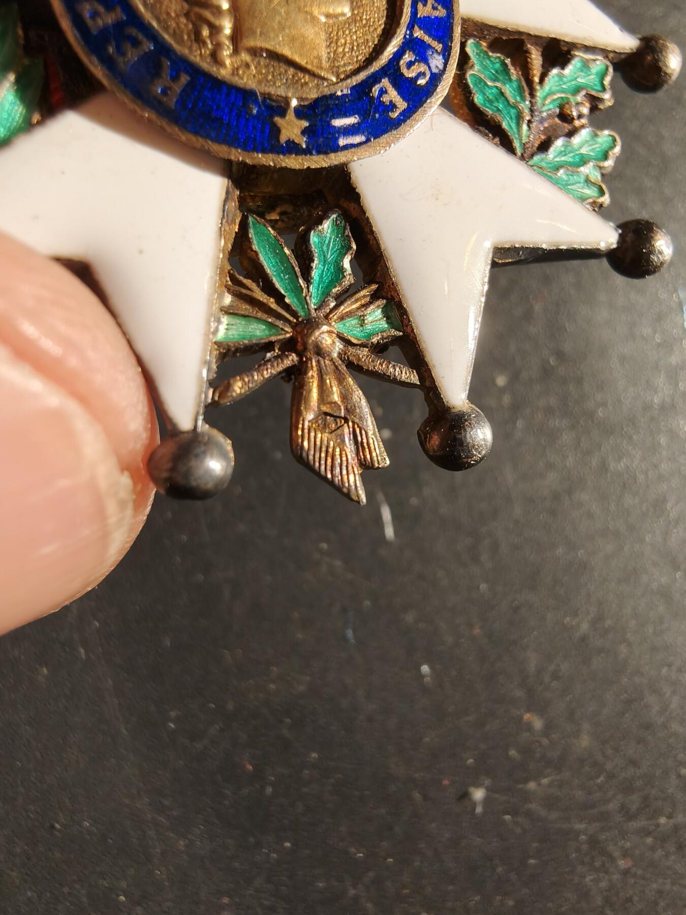 老王徽章第186期 法国军官级荣誉军团勋章    四共时期    原盒