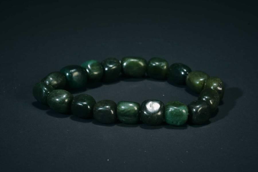 上海都达杂项专场五十六【全场包邮】  天然和田玉碧玉随形糖珠手串 附鉴定证书92-55