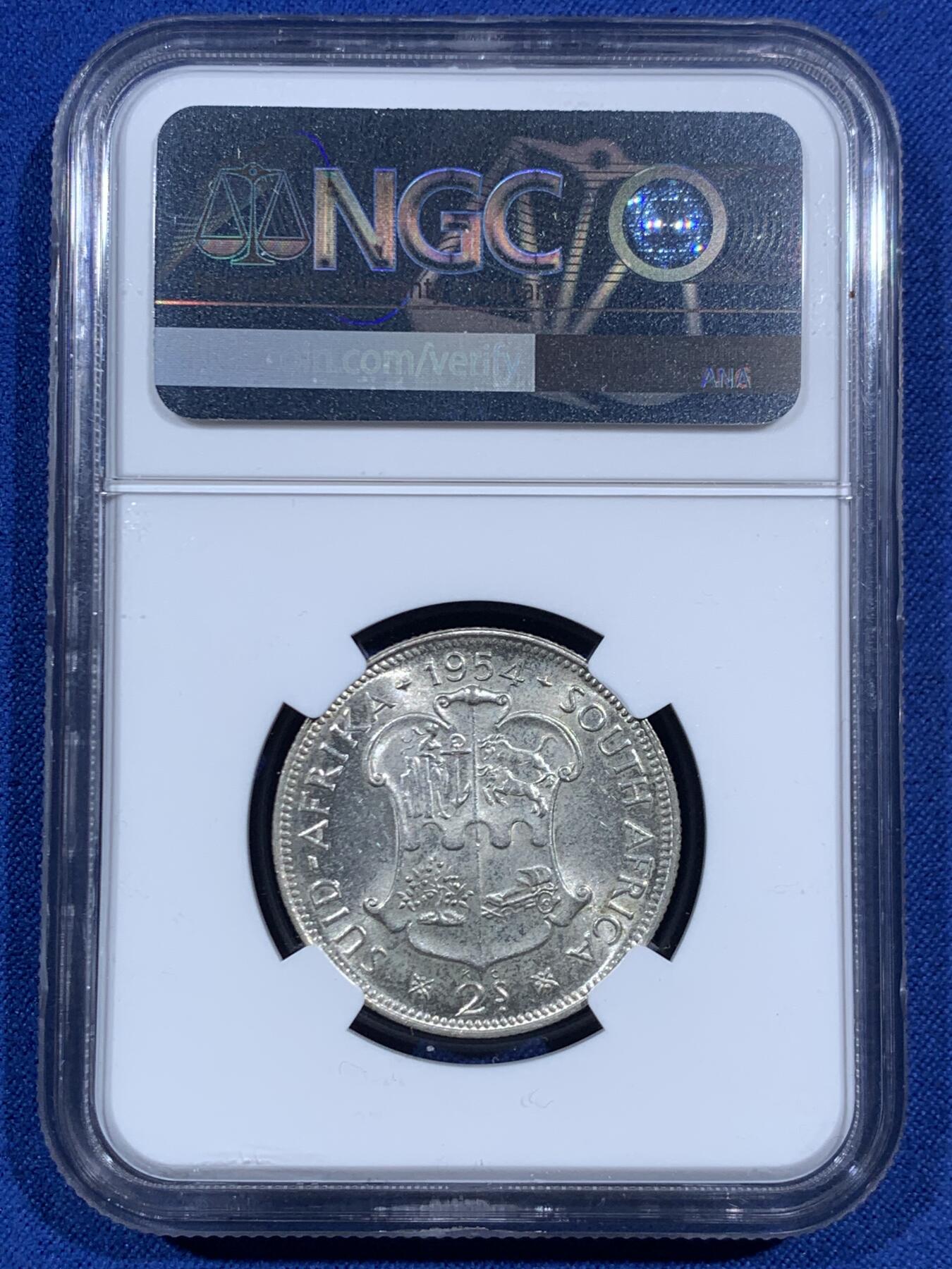 《竞宝斋》第469场 周日，周一 2场连拍 （全场包邮）欢迎送拍 NGC MS60 南非1954年2先令普制银币，好品比精制版少很多，60分难得一见