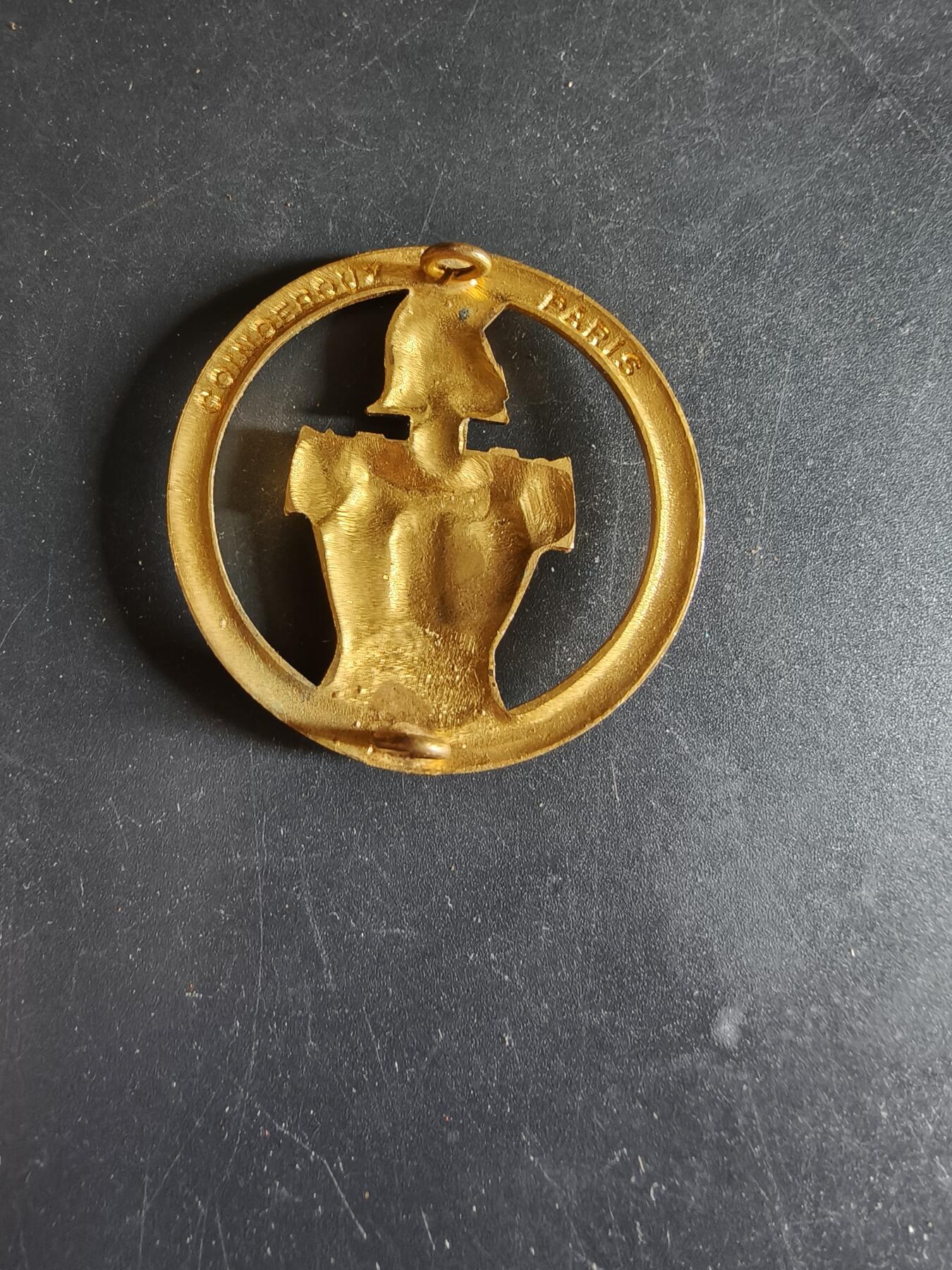 老王徽章第186期 法国通信兵贝雷帽徽