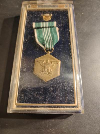 老王徽章第186期 - 美国陆军军事功绩奖章 原盒带略和珐琅略 少见全套   实发带名字