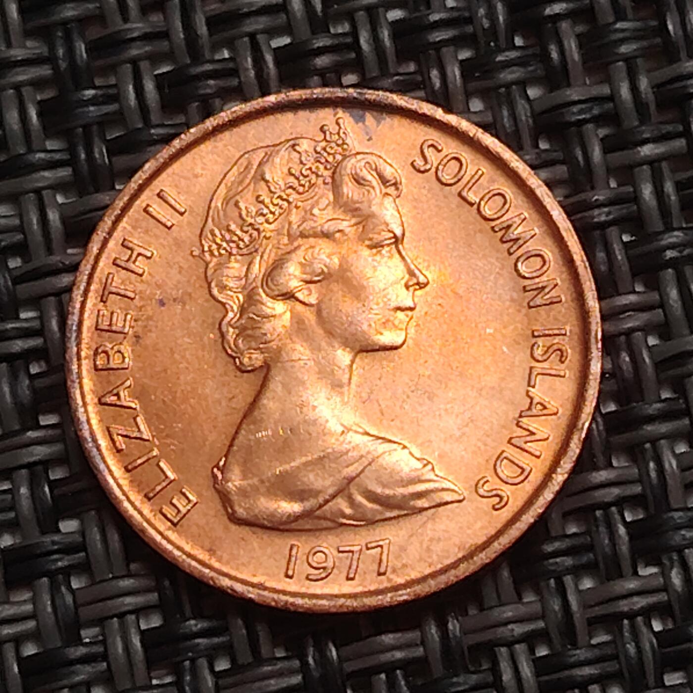 布加迪🐬～世界钱币(上海)🌾第 280 期 /  各国套币和散币 所罗门群岛 1977年1分 原光品相