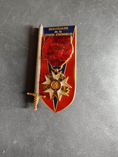 老王徽章第186期 - 法国荣誉军团勋章设立200周年证章