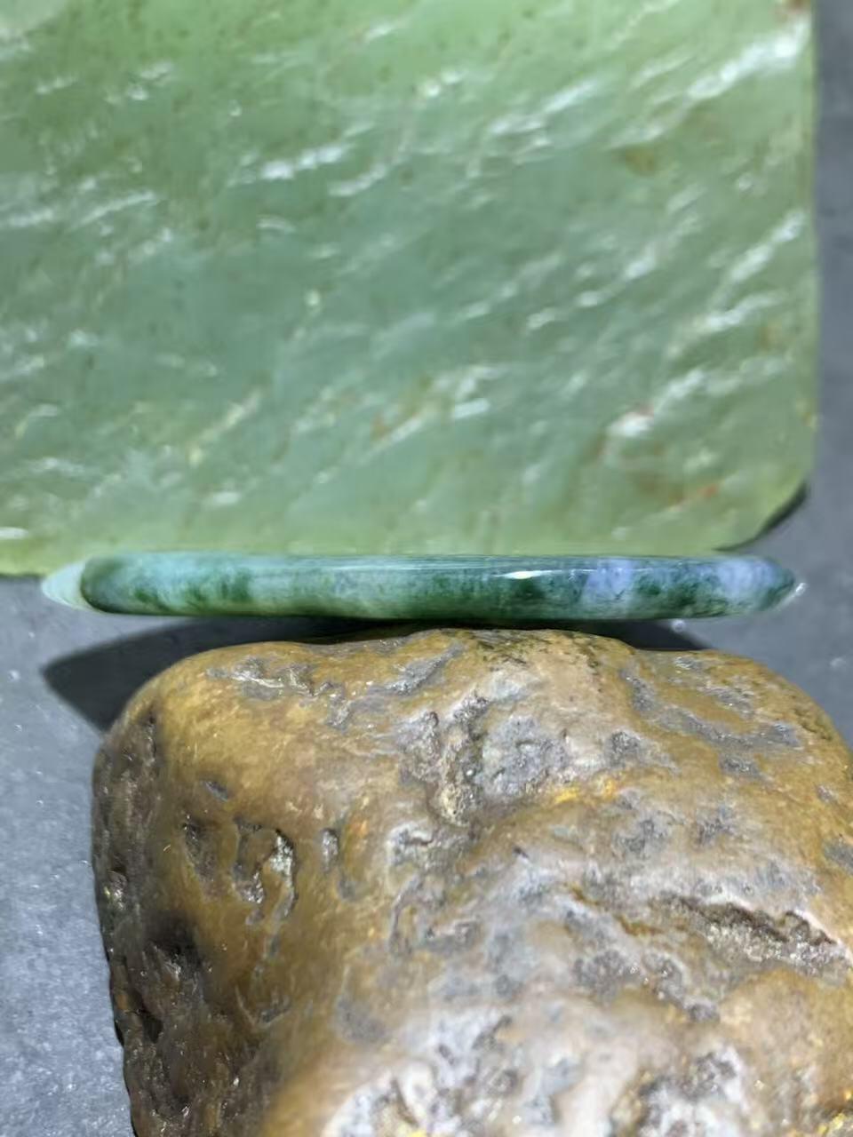 精美冰透水草玛瑙吊坠一个，