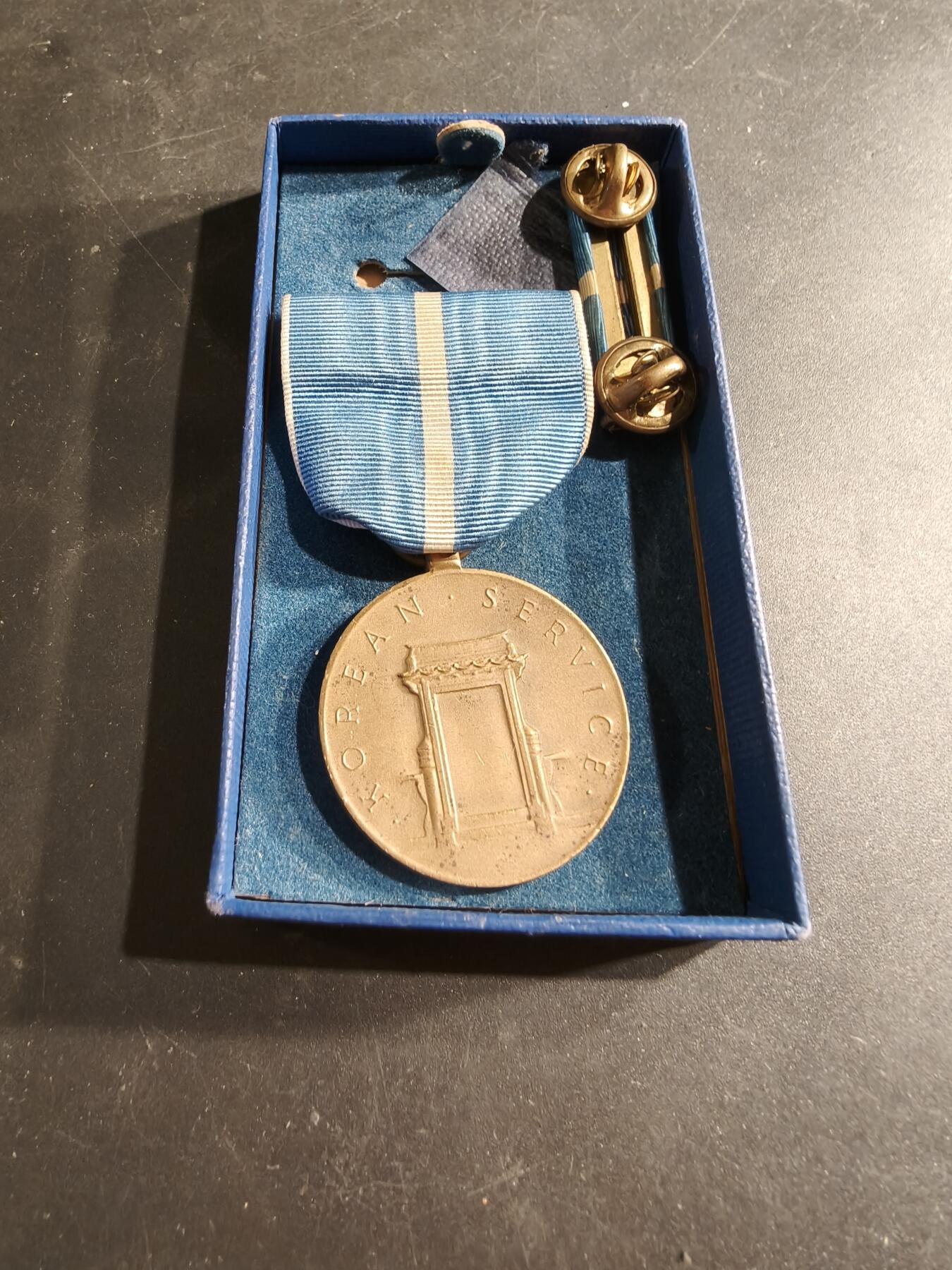 老王徽章第186期 美国韩战服役奖章   原盒带略