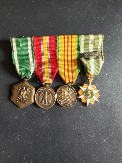 老王徽章第186期 - 美国海军越战4联排迷你章    海军军事功绩、国防服役、越战服役、越战战役奖章