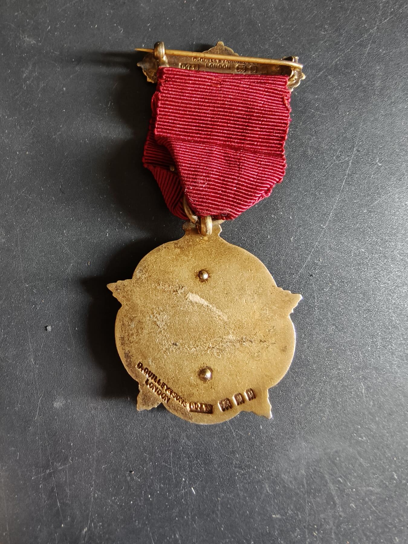 老王徽章第186期 英国皇家共济会慈善协会导师奖章    925银镀金珐琅    上挂银镀金    26.2g 