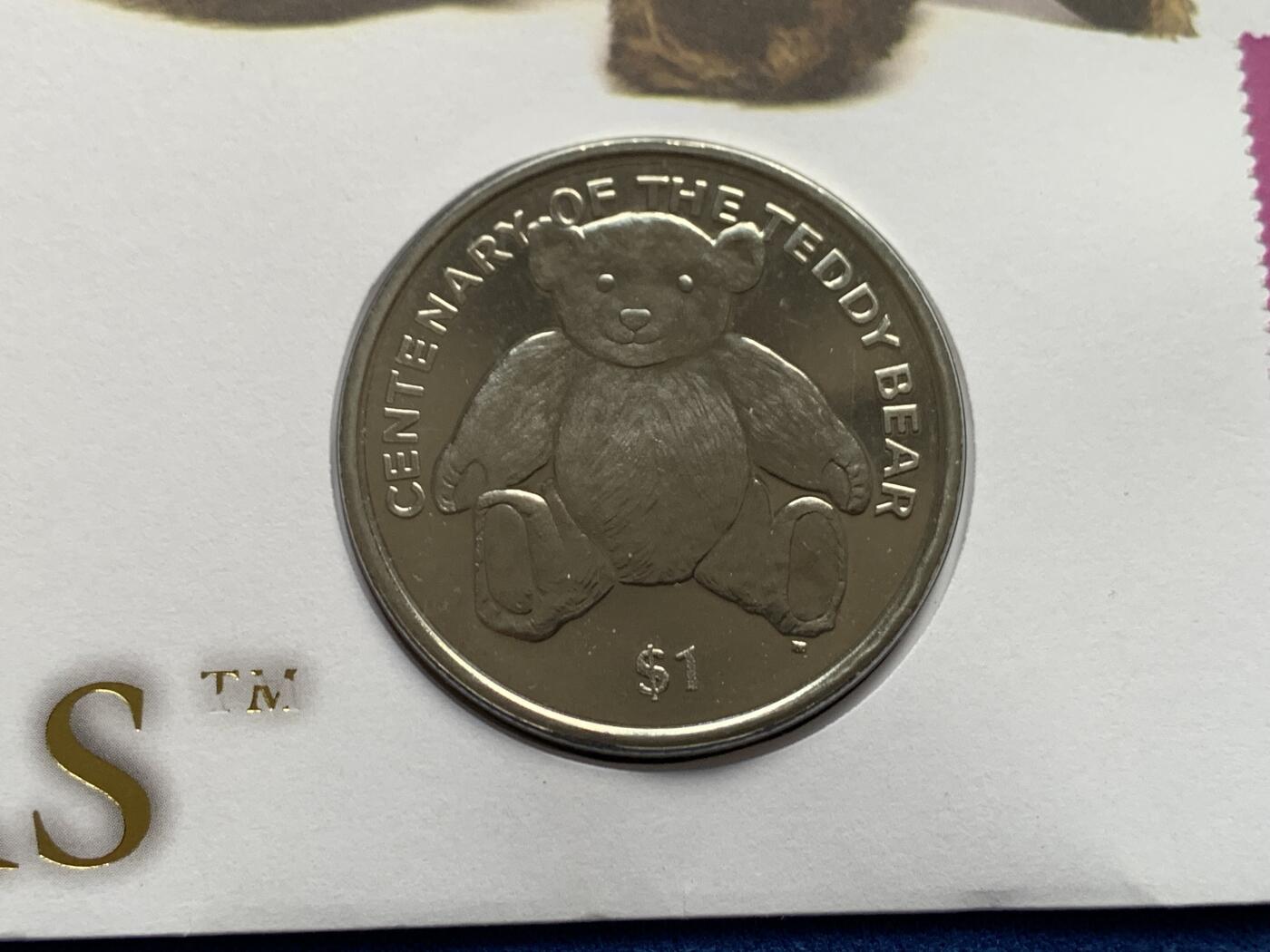 《竞宝斋》第469场 周日，周一 2场连拍 （全场包邮）欢迎送拍 英属维京群岛2002年泰迪熊100周年1元纪念币，附泰迪熊邮票和邮戳