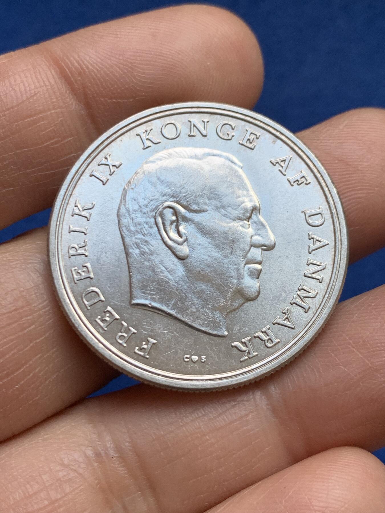 《竞宝斋》第469场 周日，周一 2场连拍 （全场包邮）欢迎送拍 丹麦1964年弗雷德里克九世（安妮·玛丽公主的婚礼）5克朗银币 800银 重约17克