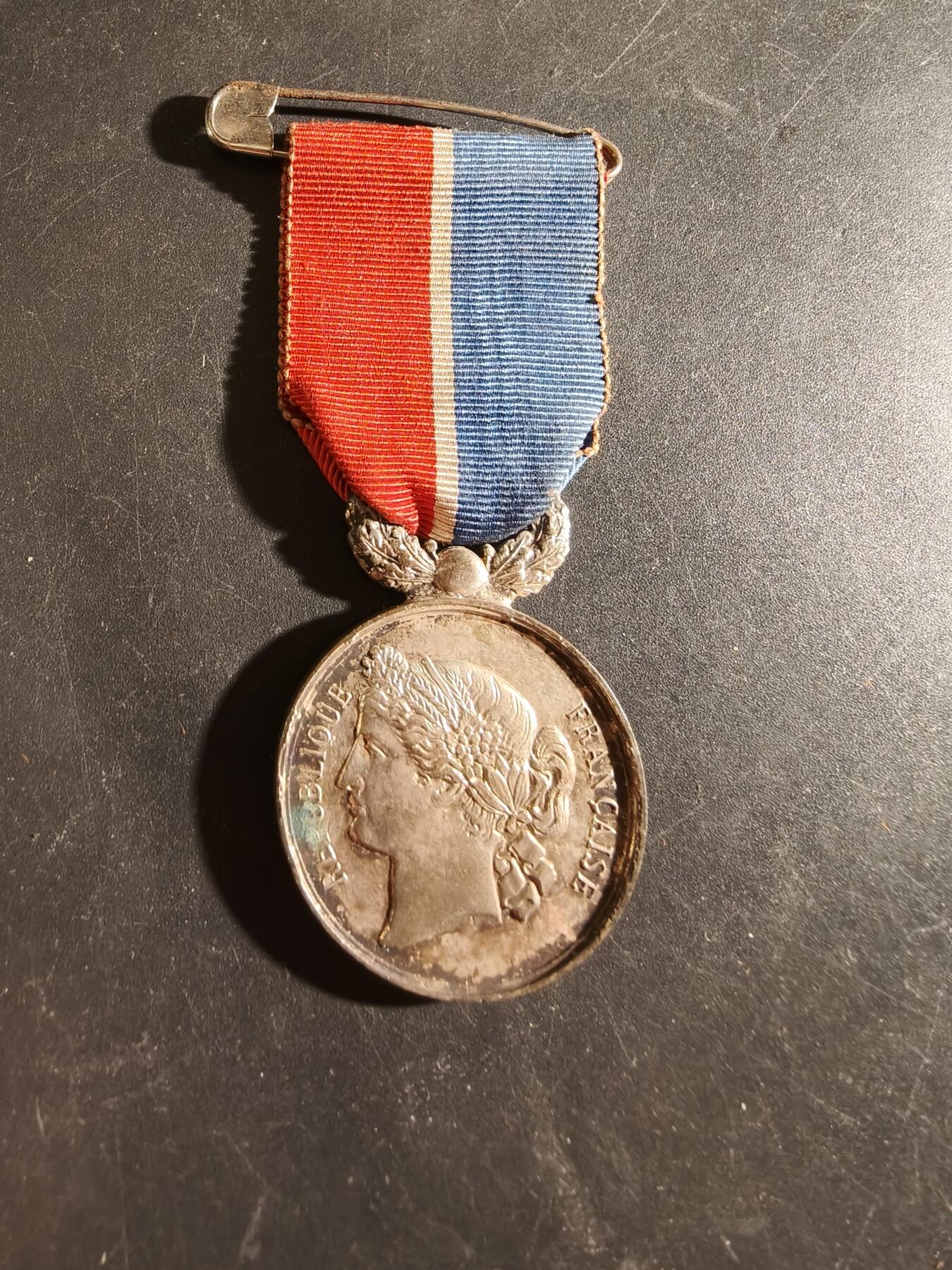 老王徽章第186期 法国里尔消防员联盟奖章