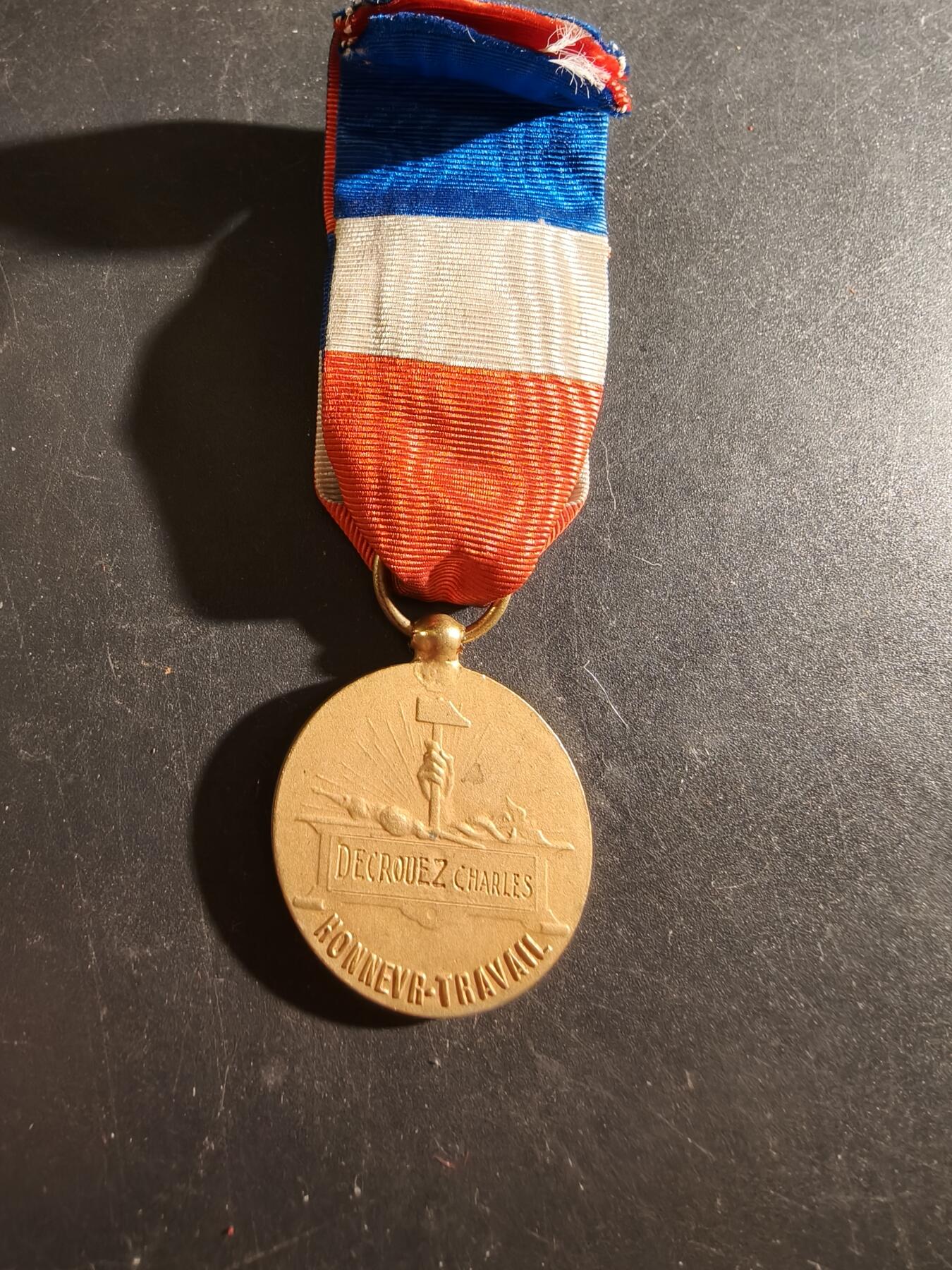 老王徽章第186期 法国金级劳动荣誉奖章   实发版