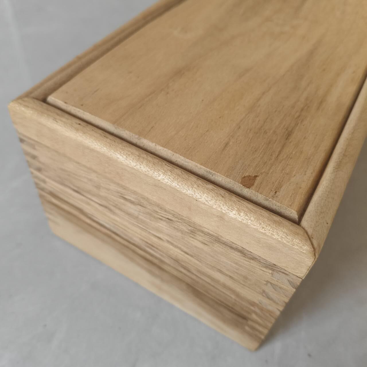 抽拉式香樟木收纳盒