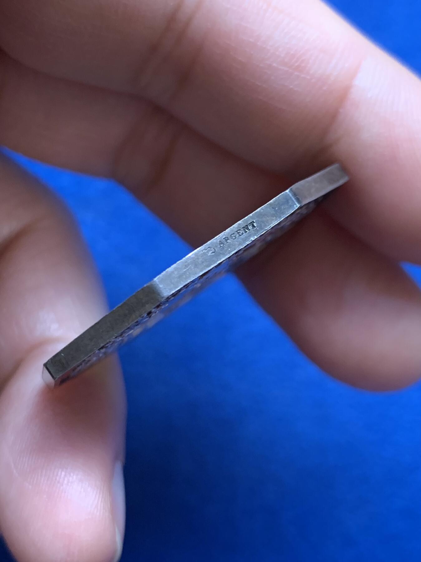 《竞宝斋》第469场 周日，周一 2场连拍 （全场包邮）欢迎送拍 法国人寿保险公司八角银质代币 女神坐像 19.85克 36.2mm 丰饶角银标