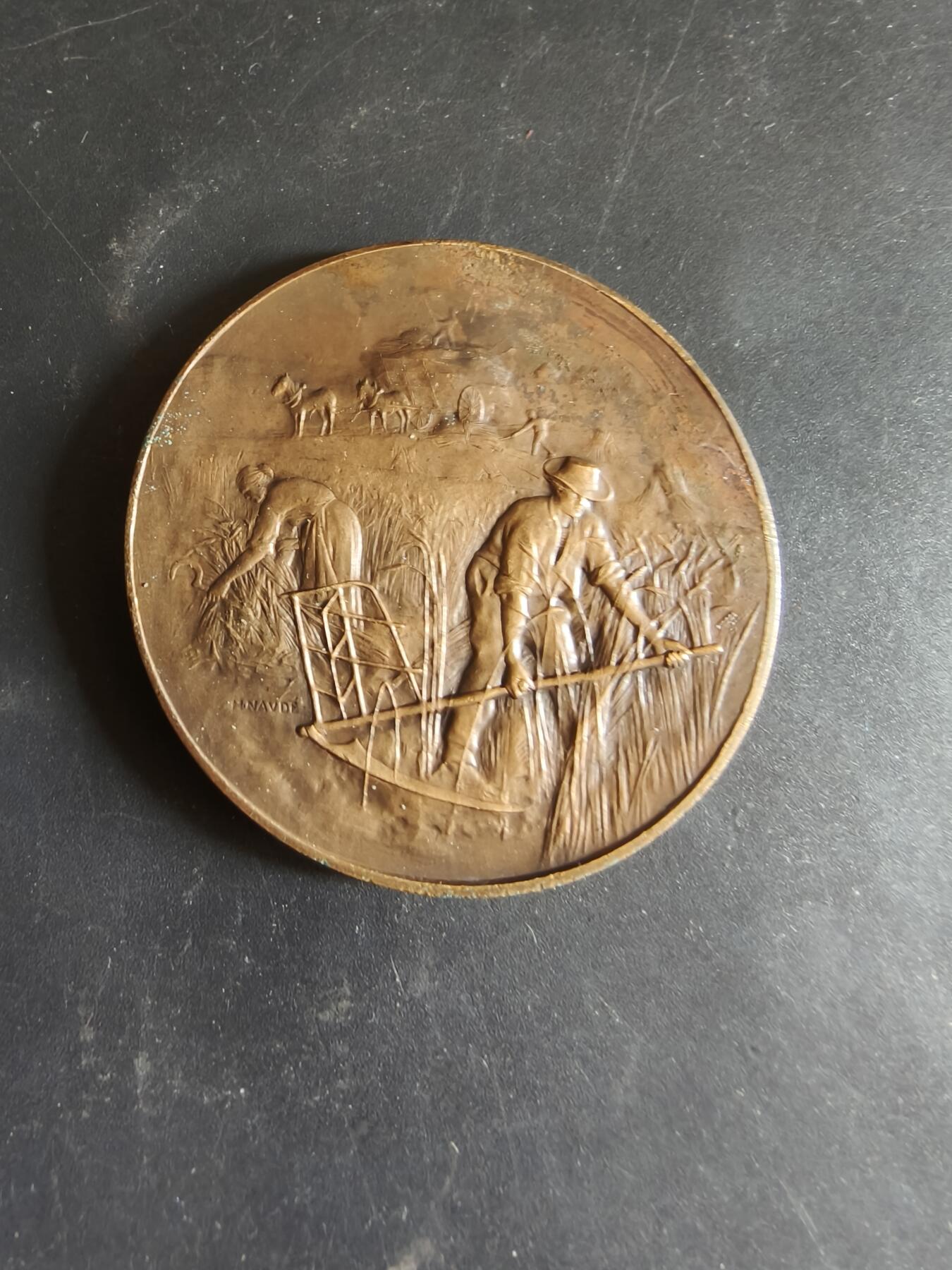 老王徽章第186期 法国农业协会大铜章    直径50mm    重量56.6g