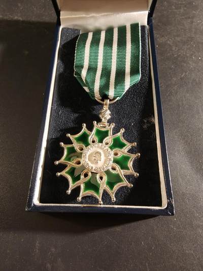 老王徽章第186期 - 法国骑士级文学艺术勋章    原盒