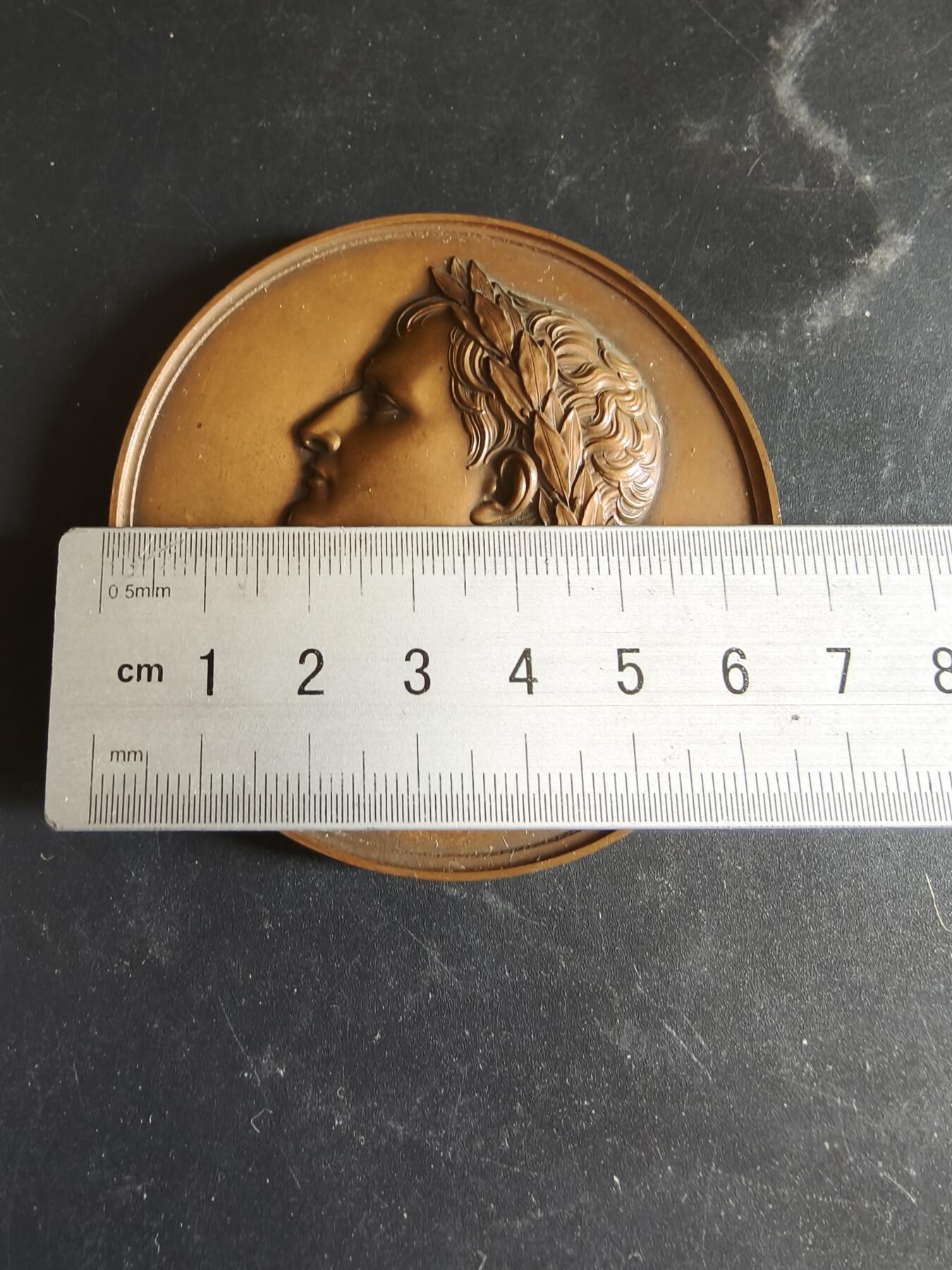 老王徽章第186期 法国拿破仑一世罗马王洗礼大铜章      直径68mm    重量137.5g