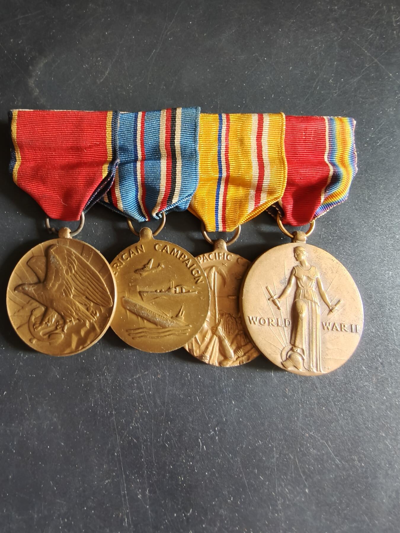 老王徽章第186期 美国海军预备役二战4联排     二战胜利、美洲战区服役、亚太对日作战、海军预备役忠诚服役