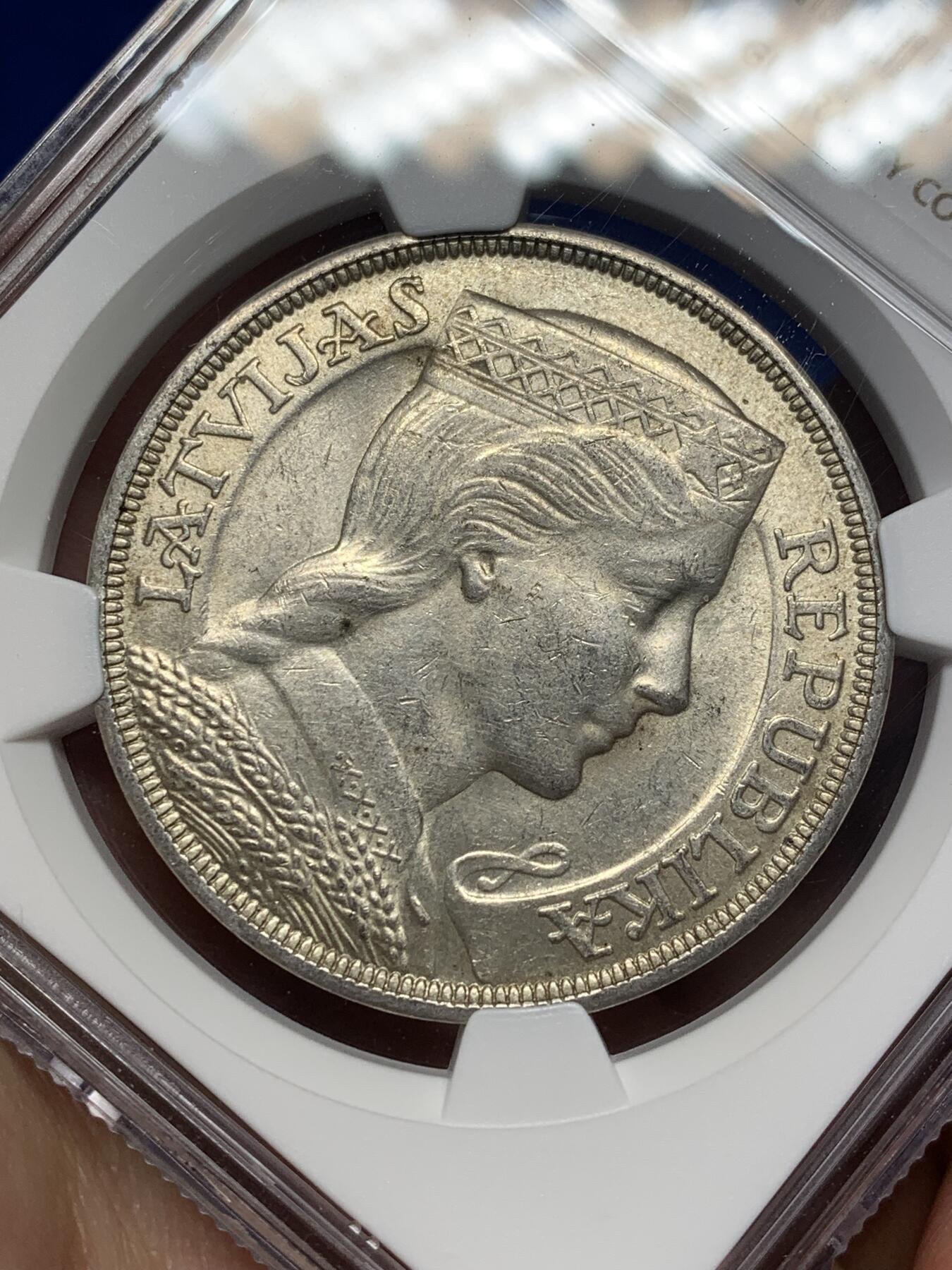 《竞宝斋》第469场 周日，周一 2场连拍 （全场包邮）欢迎送拍 NGC AU58 拉脱维亚1931年谷物女神5拉特银币，状态非常好，略低评