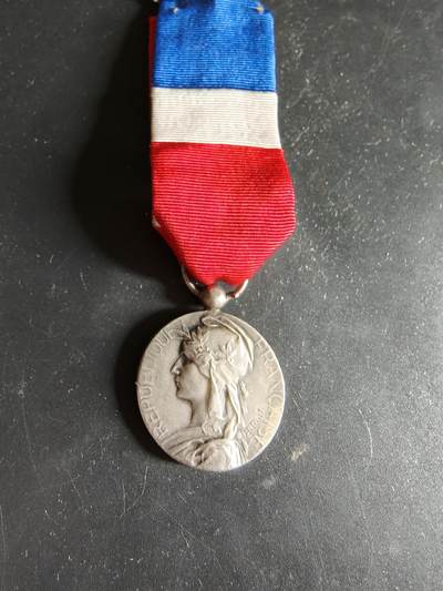 老王徽章第186期 - 法国银级劳动荣誉奖章   大师里维特版本