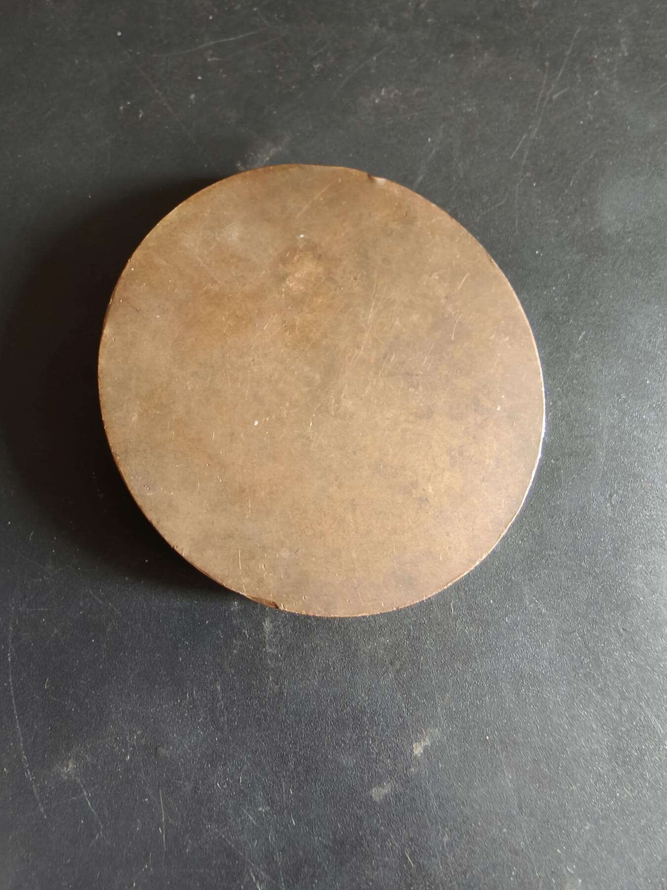 老王徽章第186期 法国母子主题大铜章    高浮雕    大师乔治·杜普雷作品    直径58mm    重量90.8g