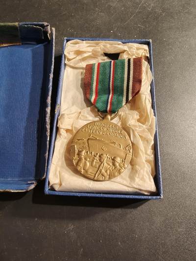 老王徽章第186期 - 美国二战欧洲中东非对德作战奖章   原盒带油纸