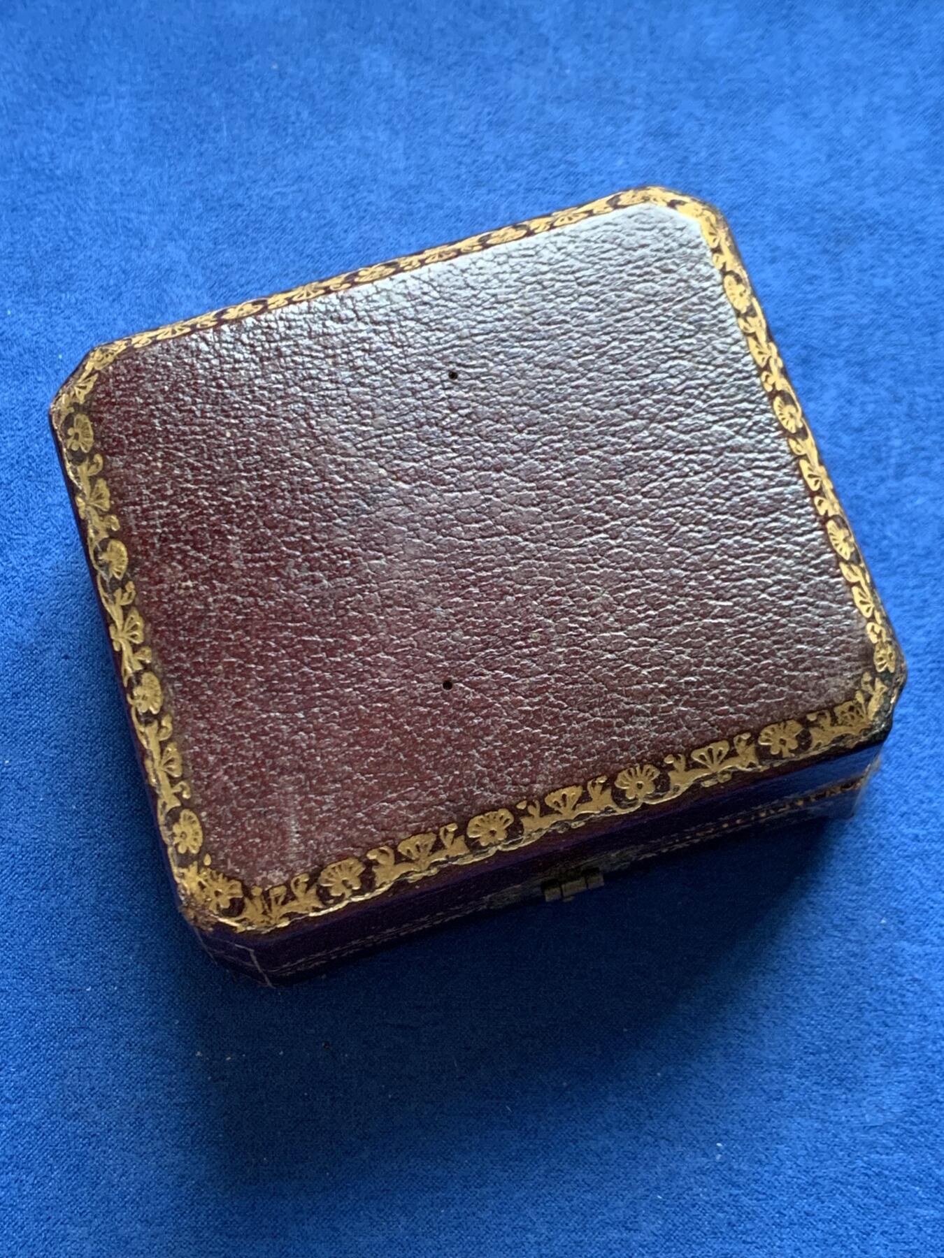 《竞宝斋》第469场 周日，周一 2场连拍 （全场包邮）欢迎送拍 名家名作 法国结婚60周年纪念大铜章 206.7克 57.3*79.7mm 丰饶角铜标边铭 带盒