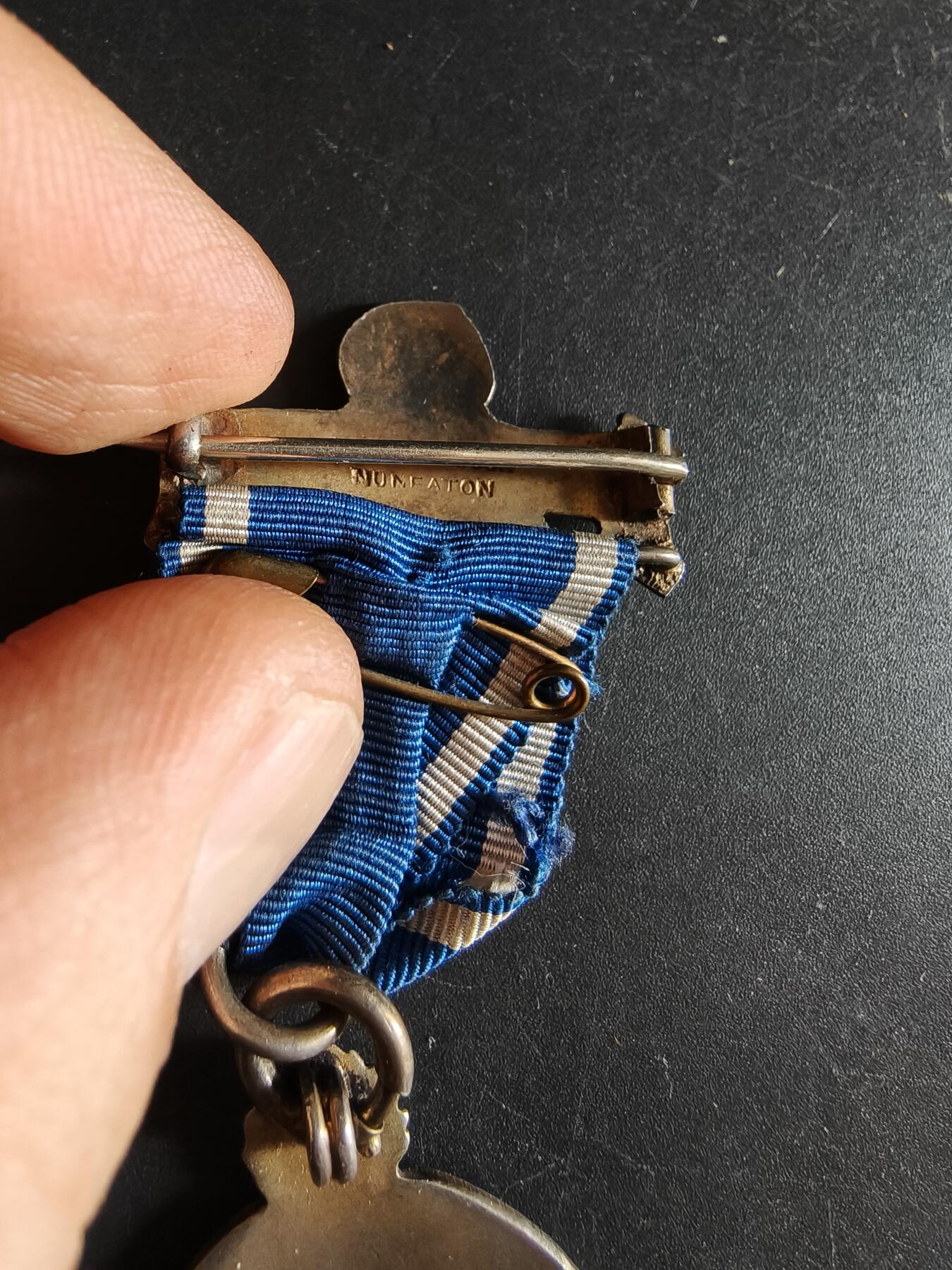 老王徽章第186期 英国秘密共济会功绩奖章    925银镀金珐琅   实发      16.1g