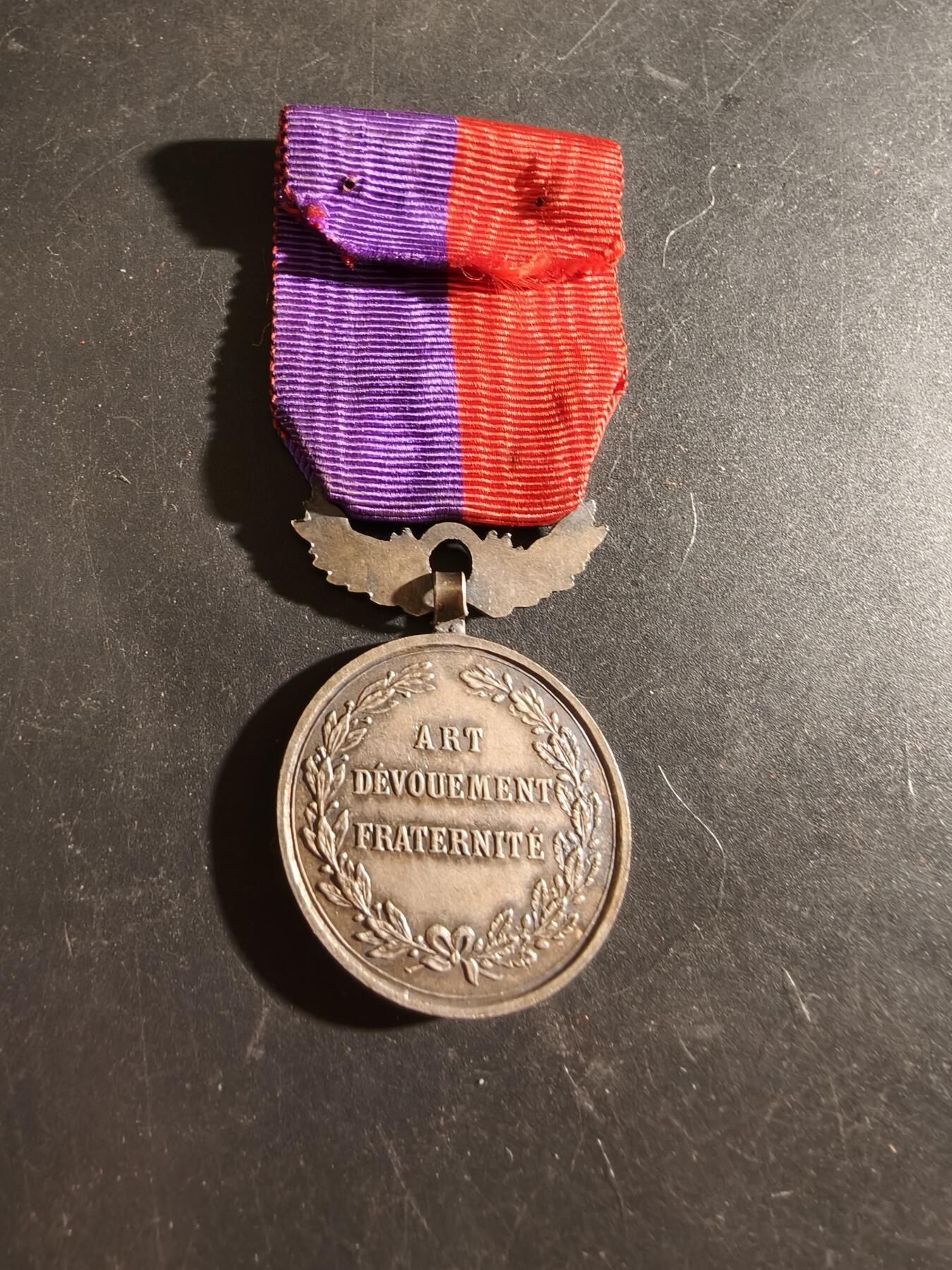 老王徽章第186期 法国加来海峡省银级音乐协会奖章