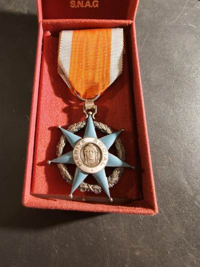 老王徽章第186期 - 法国骑士级社会功绩勋章    原盒