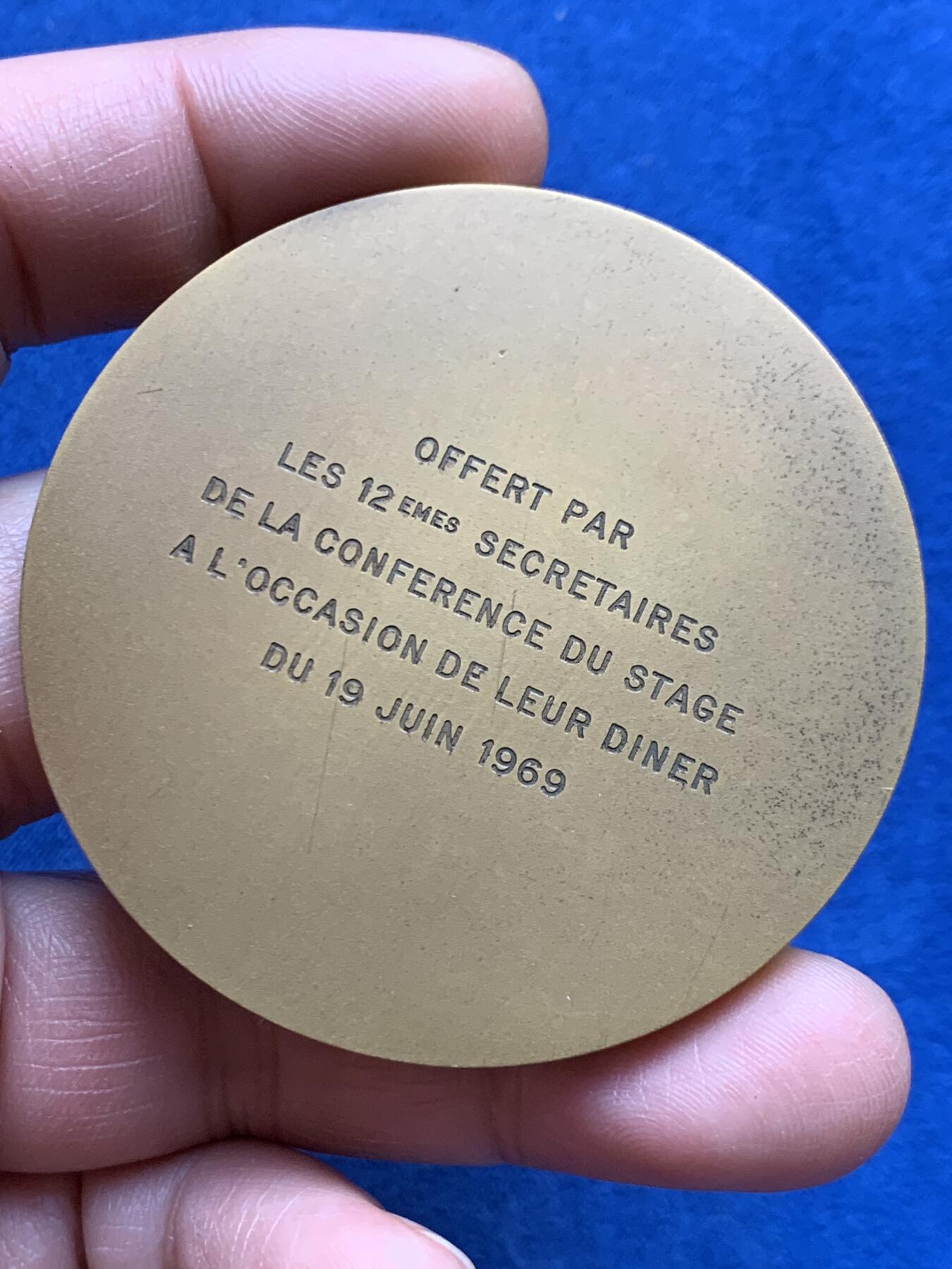 《竞宝斋》第469场 周日，周一 2场连拍 （全场包邮）欢迎送拍 星星照四方铜章 92.7克 58mm 1989 丰饶角铜标边铭 带盒