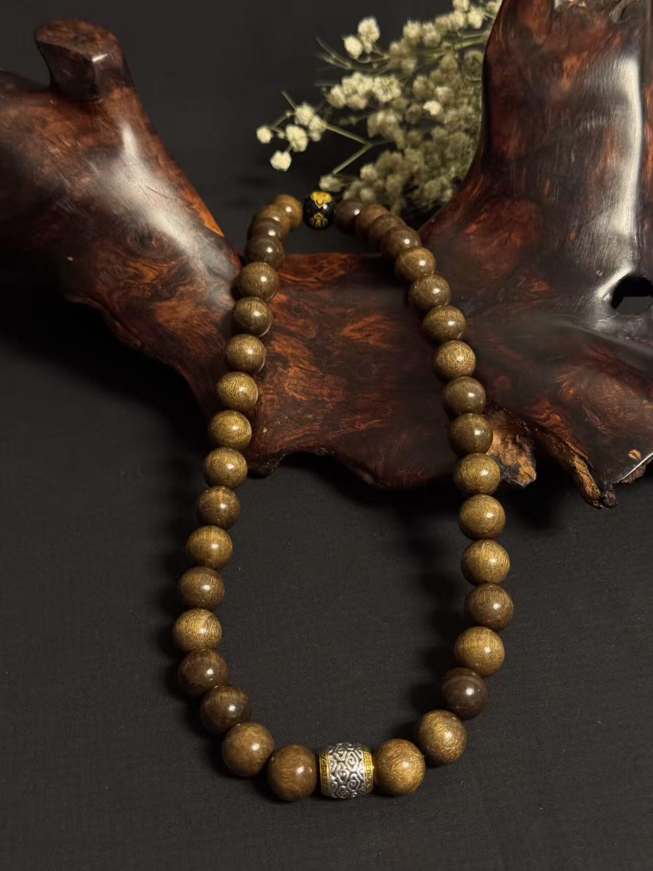 零元拍：本命佛12生肖系列金丝楠手持12MM，不动明王（生肖鸡）金丝果香满满。