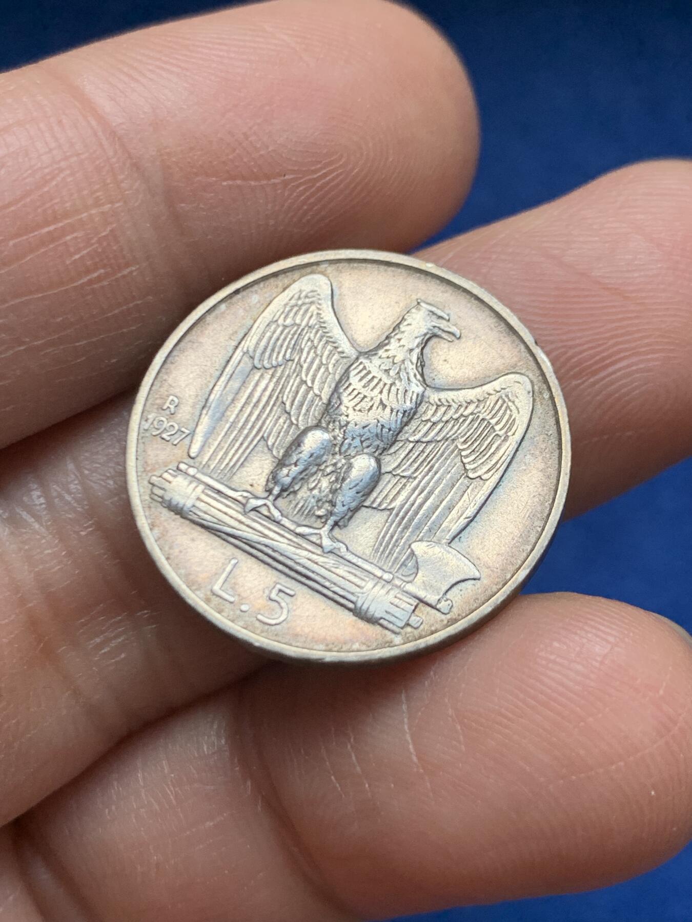 《竞宝斋》第469场 周日，周一 2场连拍 （全场包邮）欢迎送拍 意大利1927年5里拉银币，原光品相，4.9克，835银