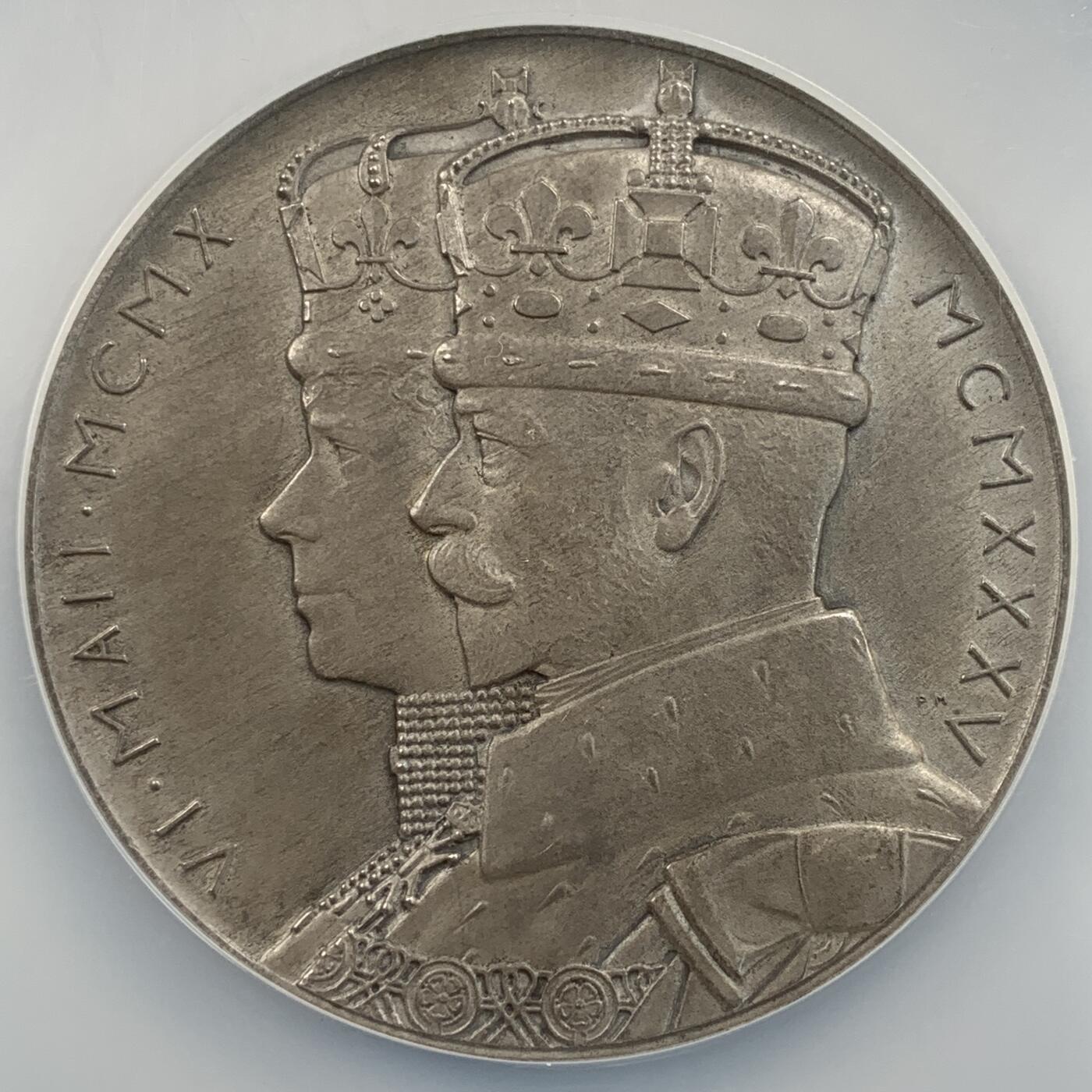 掌中浮雕-藏着的欧洲第054场 NGC MS64 : 1935年英国乔治五世登基25周年大银章，57mm