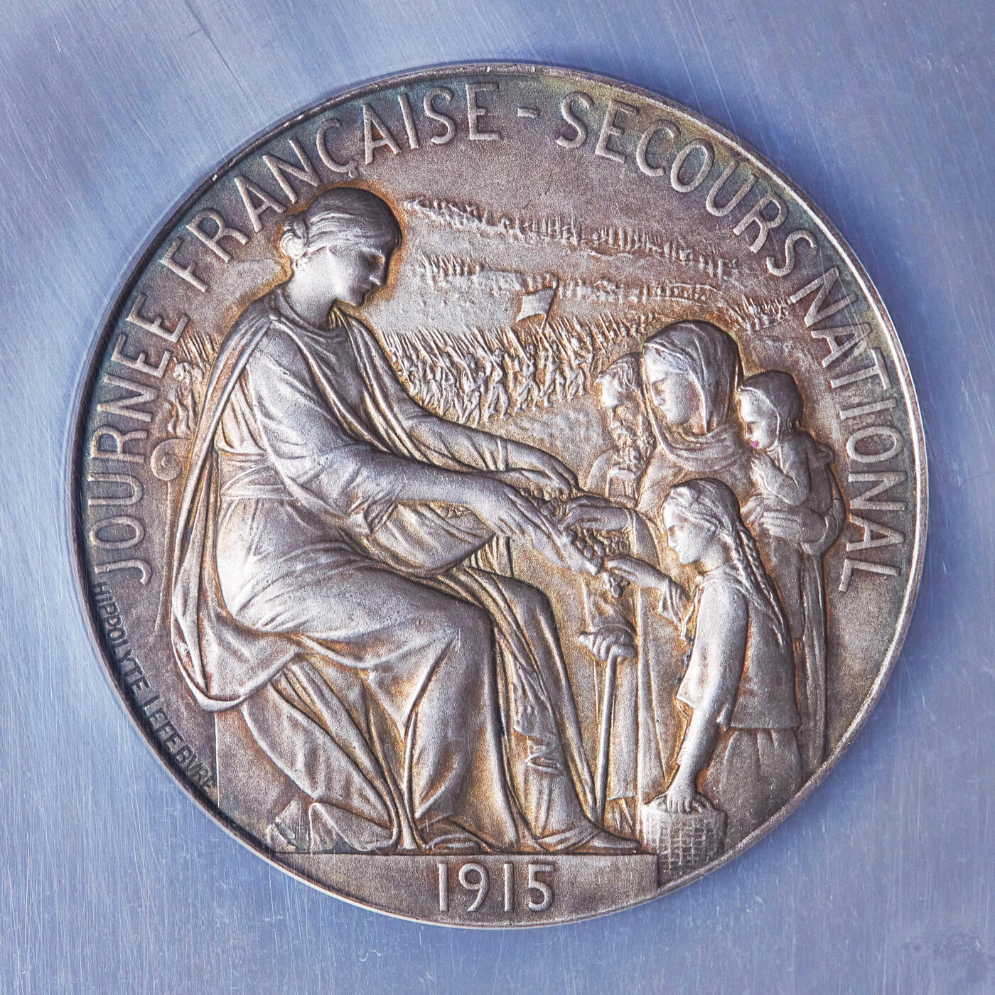 【俄甄集藏】2026年(049)03-18星期三 晚 19:30 全场包邮 法国1915年法兰西母亲坐像纪念一战国家救助日大银章，NGC MS63，五彩包浆，丰饶角铭，直径50mm