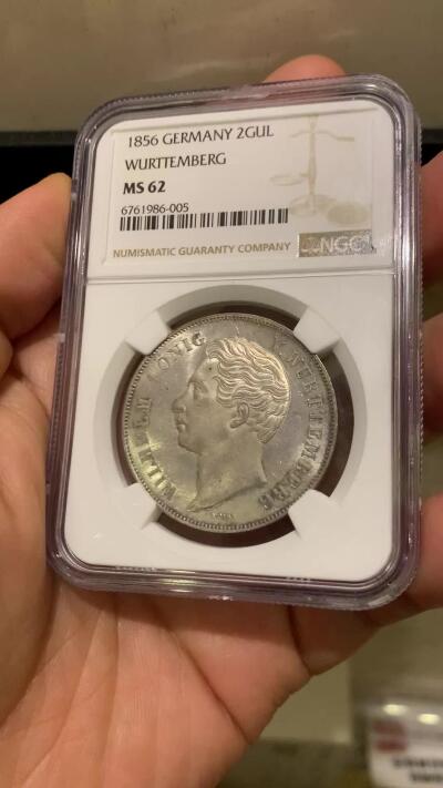 《竞宝斋》第469场 周日，周一 2场连拍 （全场包邮）欢迎送拍 唯一冠军分 NGC MS62 德国 1856年符腾堡 狮鹿盾徽2盾银币 转光明显 低评了 CNG买的裸币成本6500，值得入藏