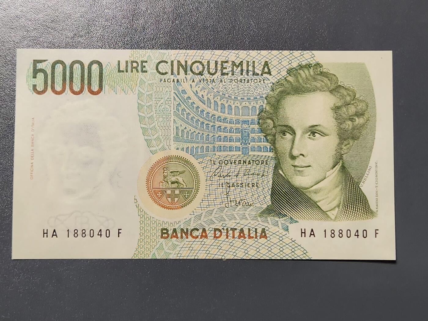 3月10号晚上8点 外国纸币自动截拍第36场 全新UNC 意大利5000里拉 1984年版 伏特 C-S 首签名1