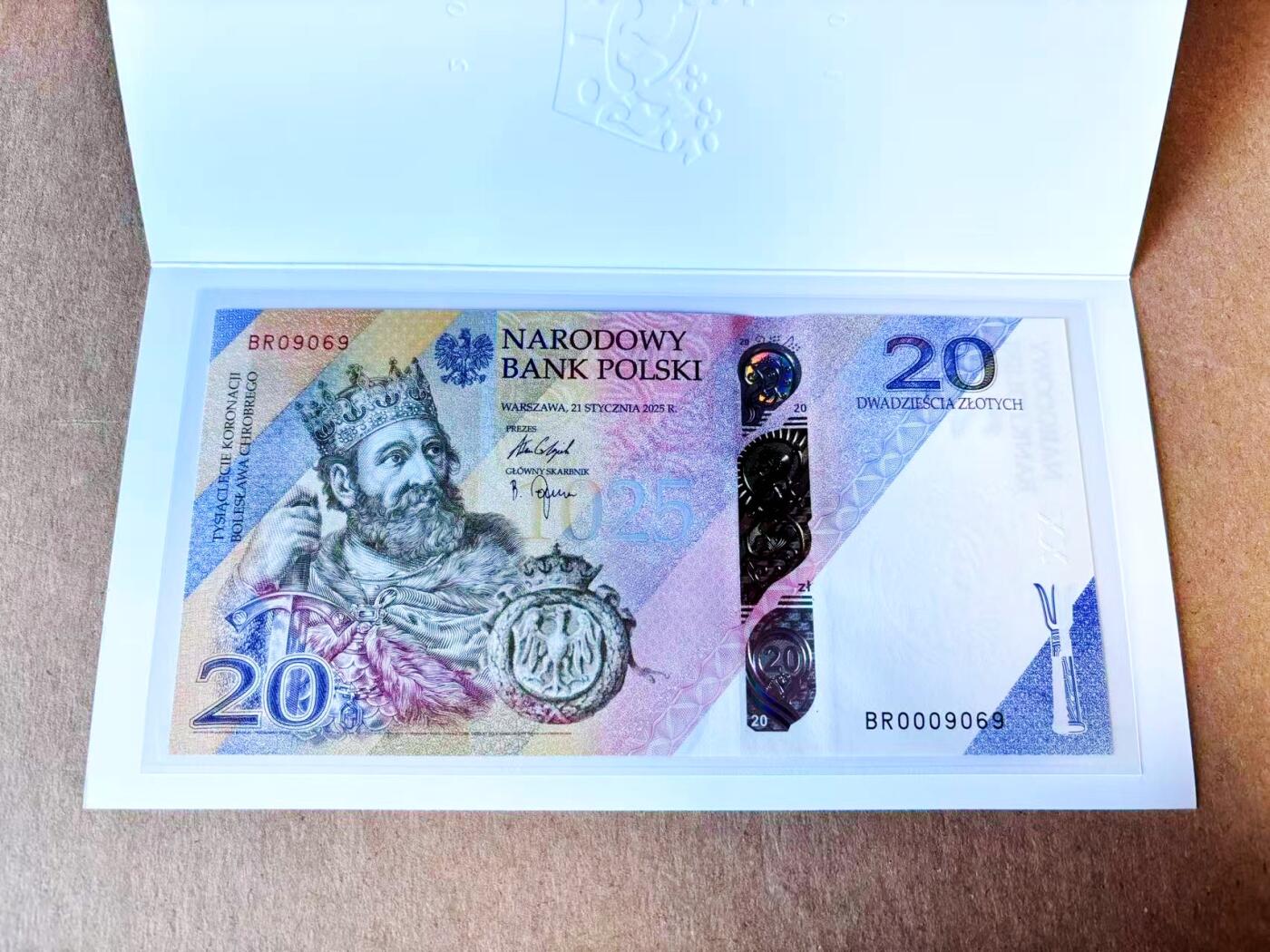 【Blue Auction】世界纸币精拍第793期——18级TOP拍卖/信誉/品质/专业/高效💫 【带册 9069倒置号】波兰 2025年20兹罗提 纪念钞 全新UNC