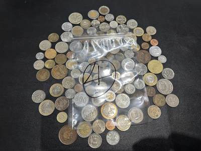 《外钞收藏家》第六百一十六期（精品场）（长期征集拍品、欢迎藏友们联系合作） - 硬币包4号 几十枚一起