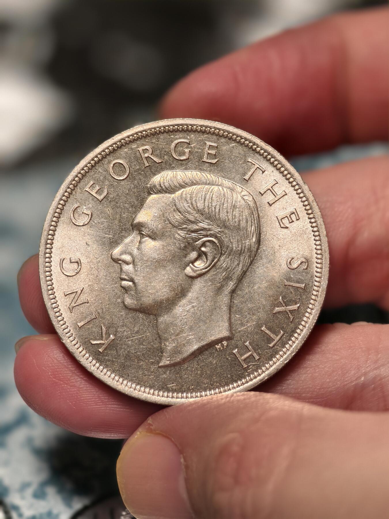 抚柳草堂-第十五期章牌钱币  奖章勋章限时免佣 满百包邮 放漏专场 1949乔治六世访问新西兰克朗银币 重28.2g 近未流通原光美品