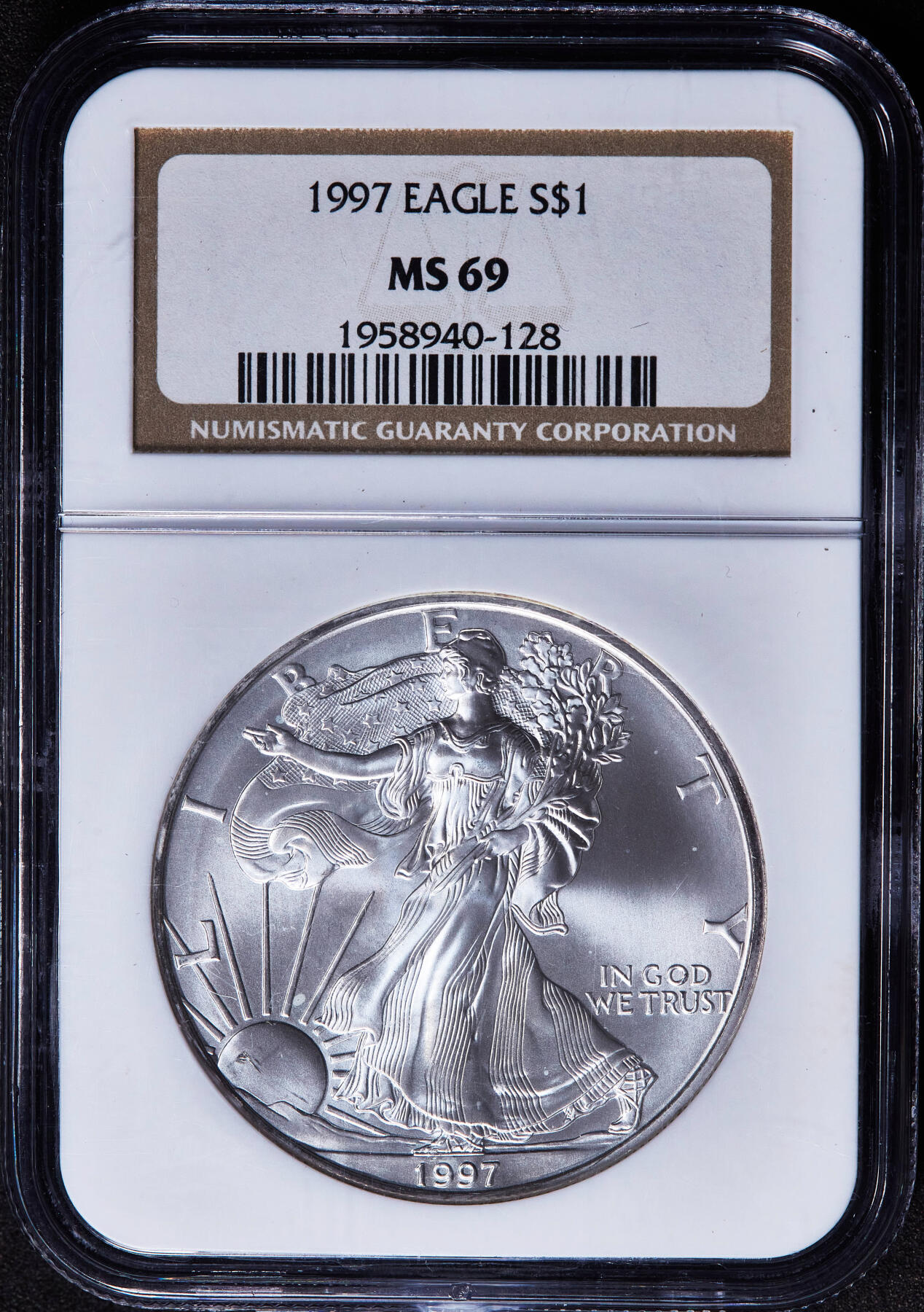 【俄甄集藏】2026年(049)03-18星期三 晚 19:30 全场包邮 美国1997年行走女神1盎司投资大银币，NGC MS69，原光品相，重1盎司，999银