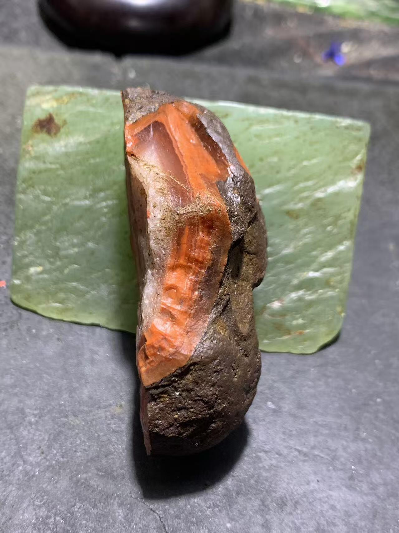 精美原皮冰飘千层纹大开窗料南红玛瑙原石一颗，